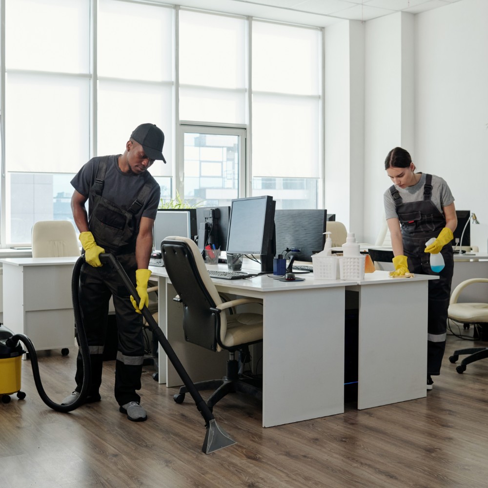 Commercial cleaning team in Dallas office